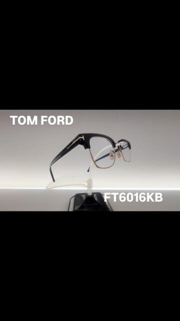 春の展示会で自分用に選んできました。
僕と同じモデルをご希望でしたら、取り寄せしなくても店頭在庫でありますよ😄
という訳で、今年はサーモントにチャレンジします。

#加西市眼鏡店 
#メガネランドハラダ 
#tomfordeyewear 
#ft6016kb
#tomford